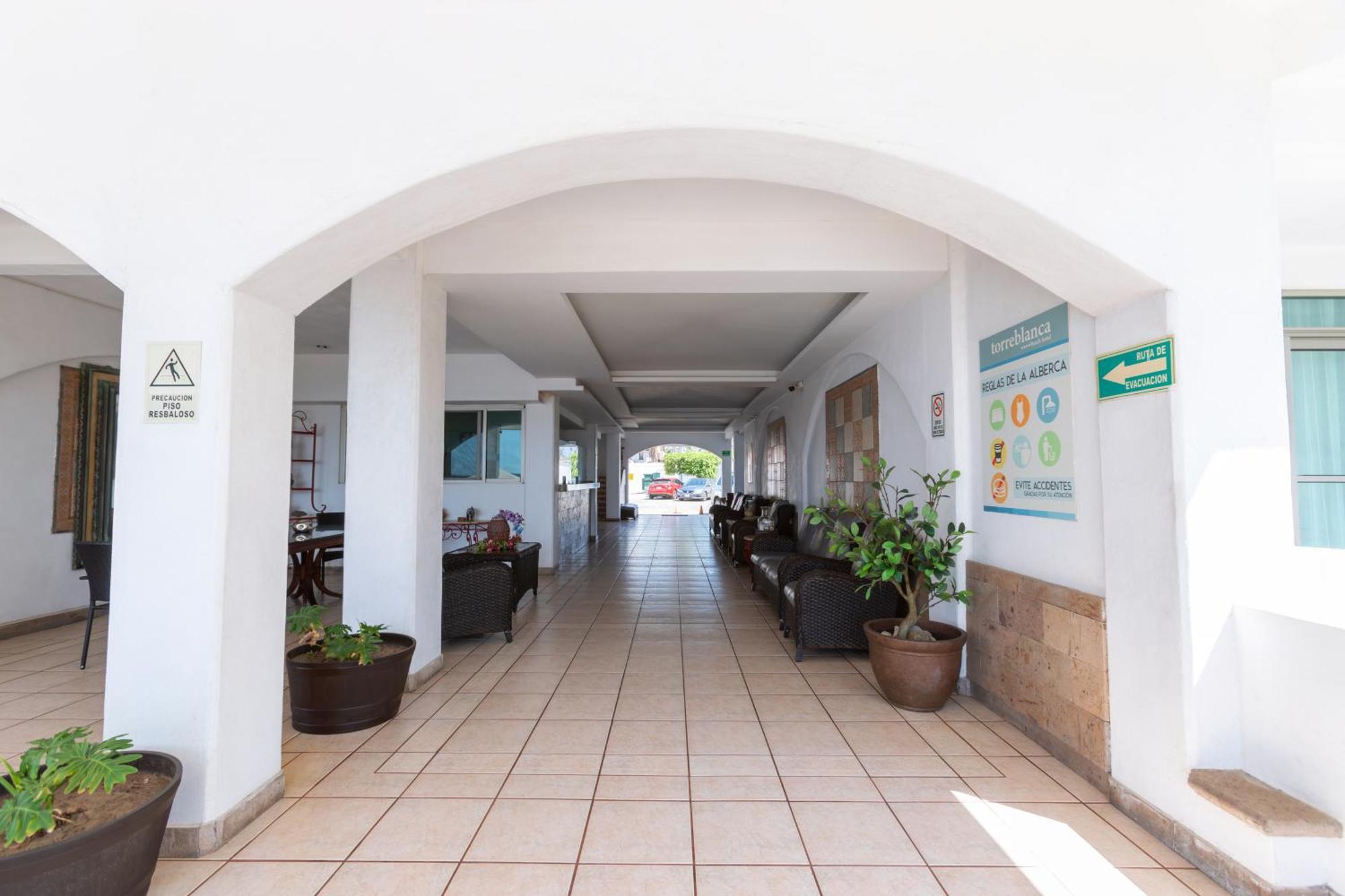 Torreblanca Beach Hotel And Suites Guayabitos - Desayuno Y Comida Incluido Rincón de Guayabitos Eksteriør bilde